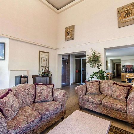 סוויטווטר Rodeway Inn מראה חיצוני תמונה