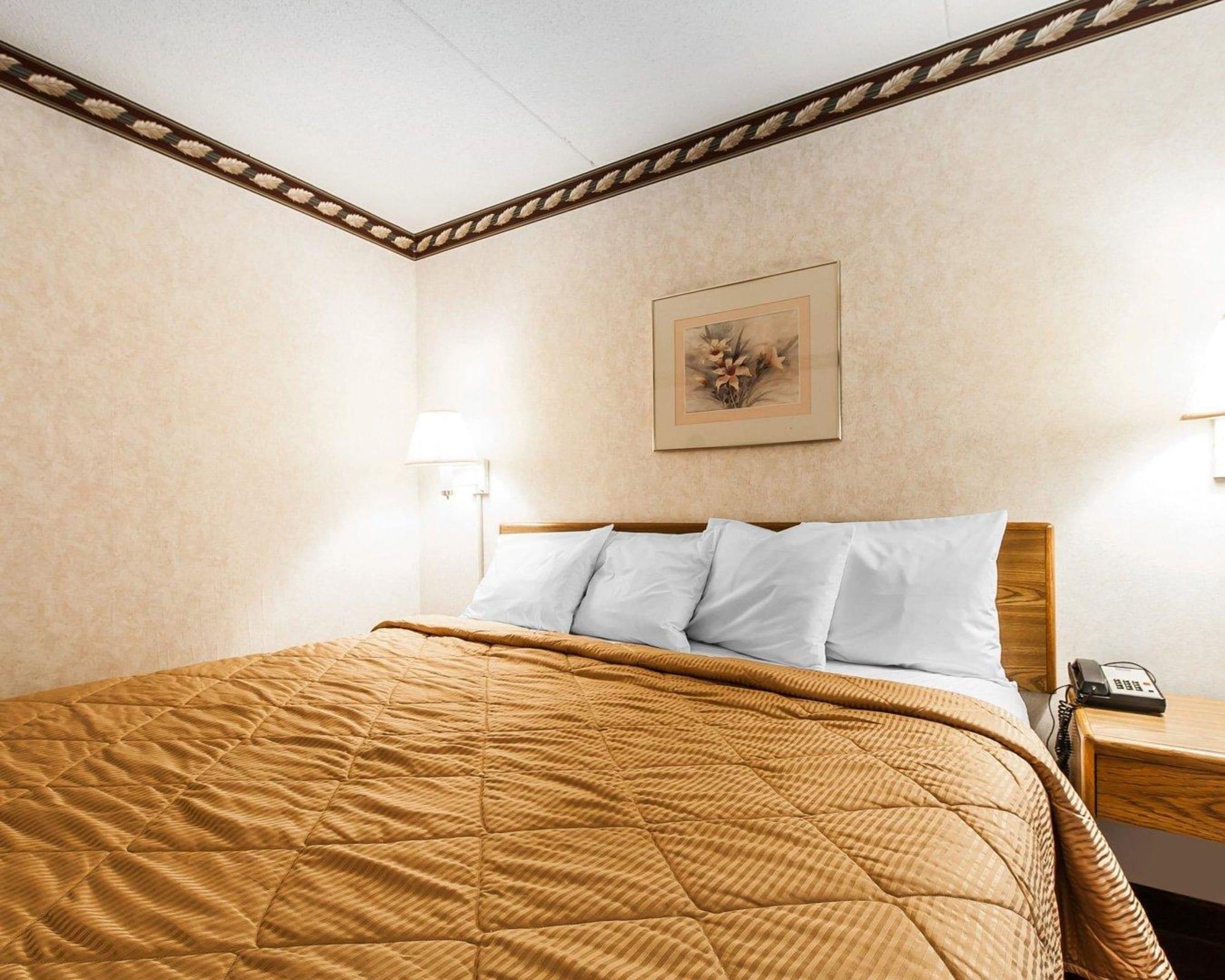 סוויטווטר Rodeway Inn מראה חיצוני תמונה