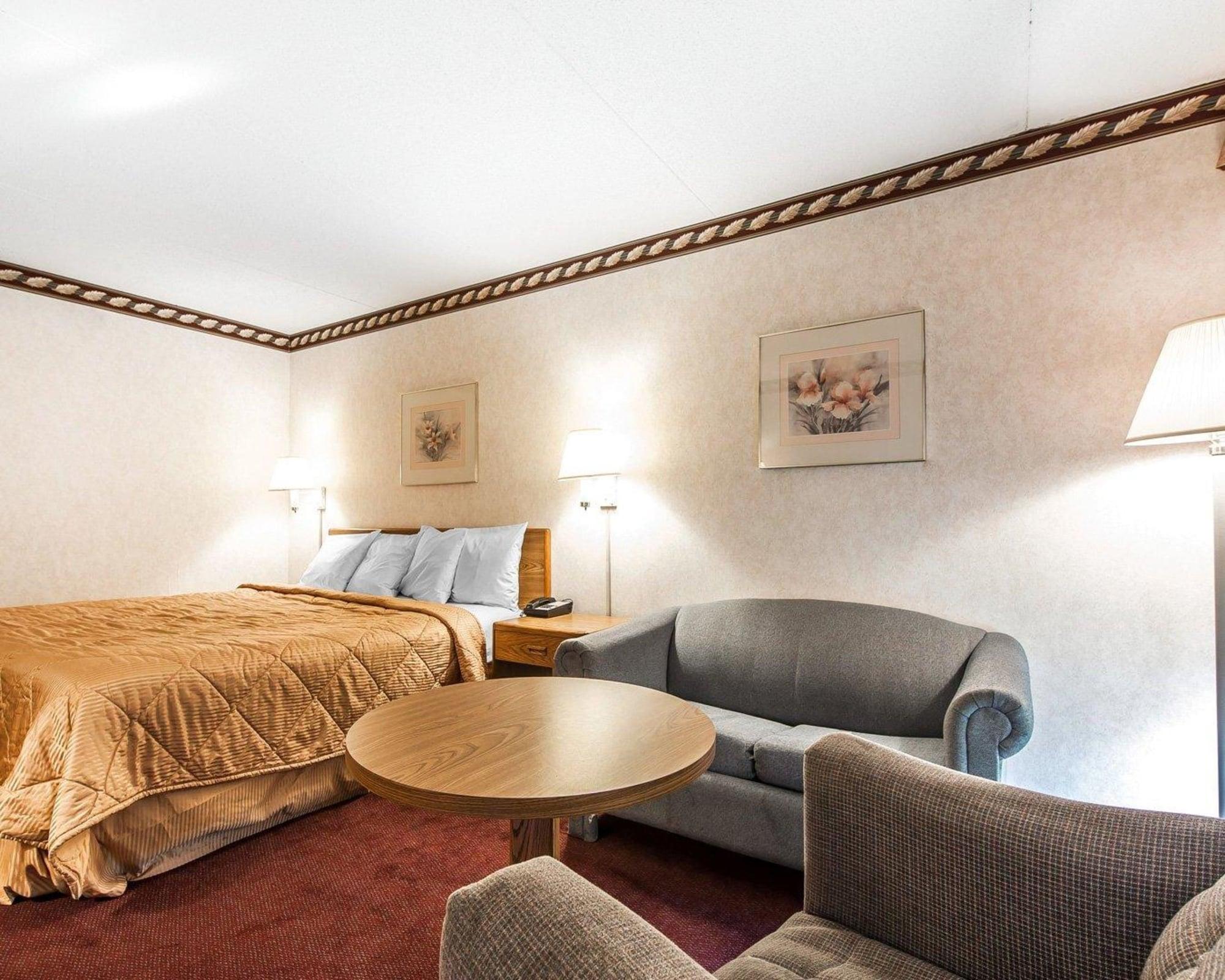 סוויטווטר Rodeway Inn מראה חיצוני תמונה