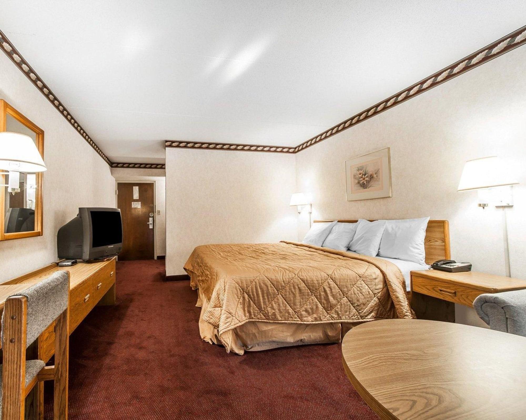 סוויטווטר Rodeway Inn מראה חיצוני תמונה