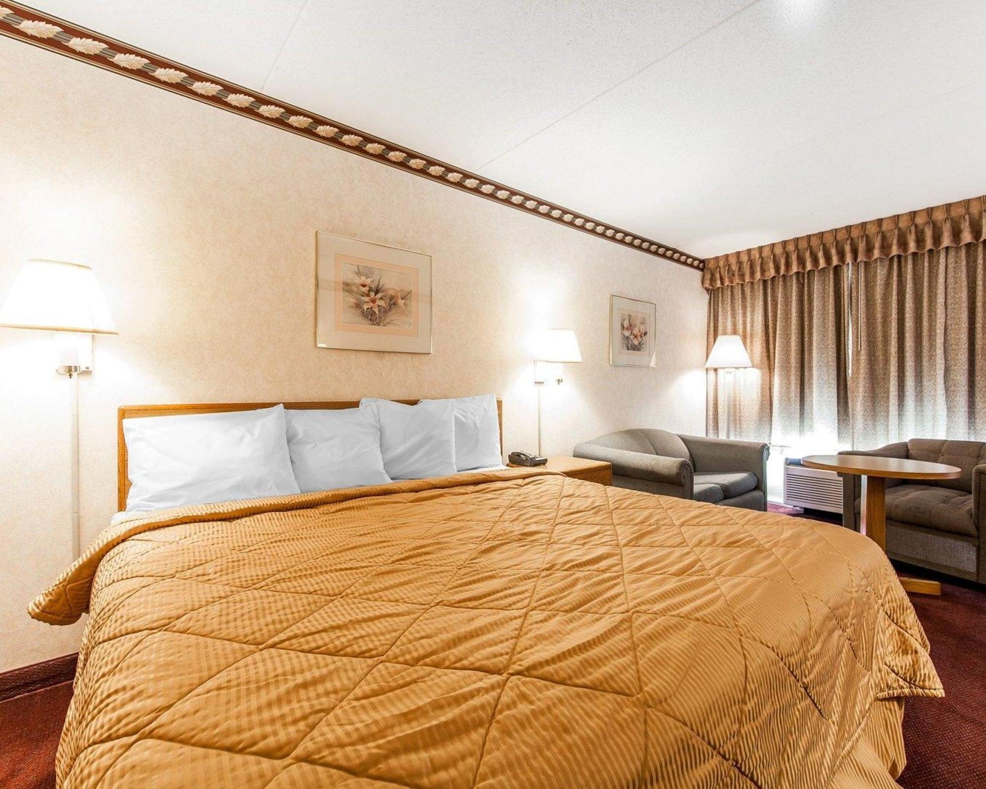 סוויטווטר Rodeway Inn מראה חיצוני תמונה