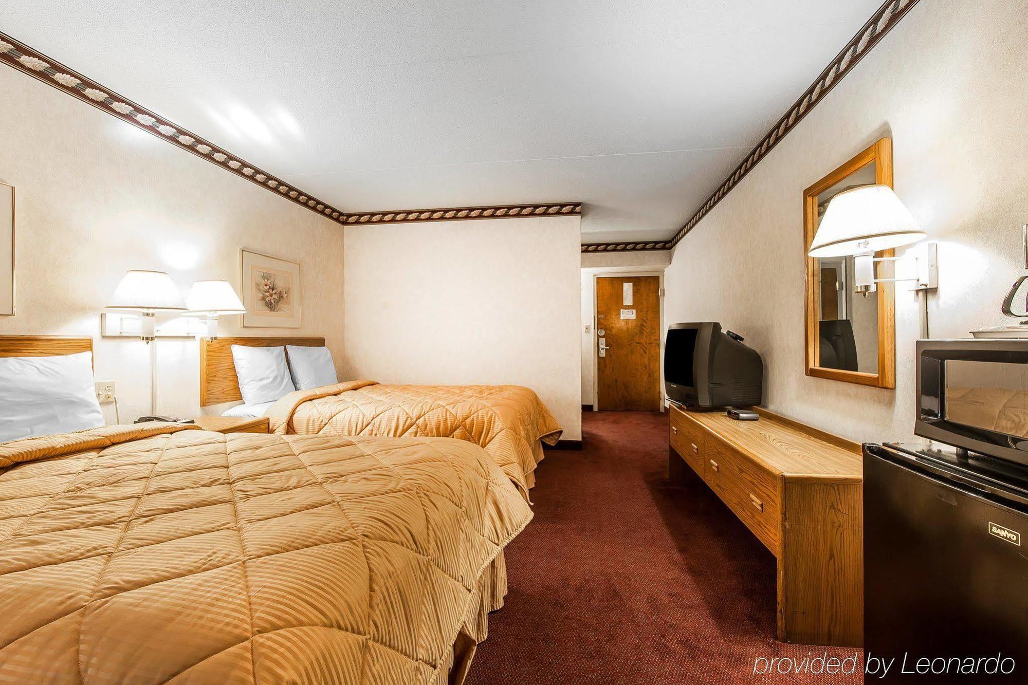 סוויטווטר Rodeway Inn מראה חיצוני תמונה