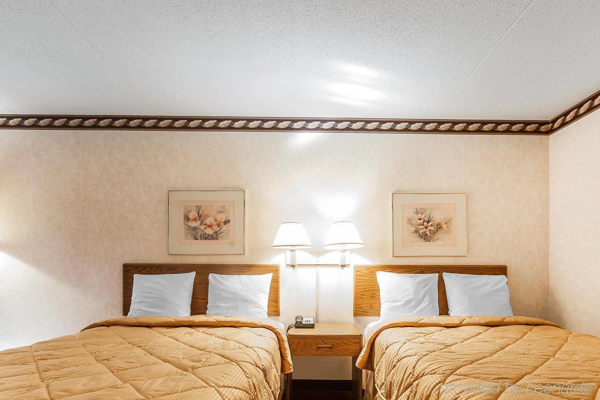 סוויטווטר Rodeway Inn מראה חיצוני תמונה