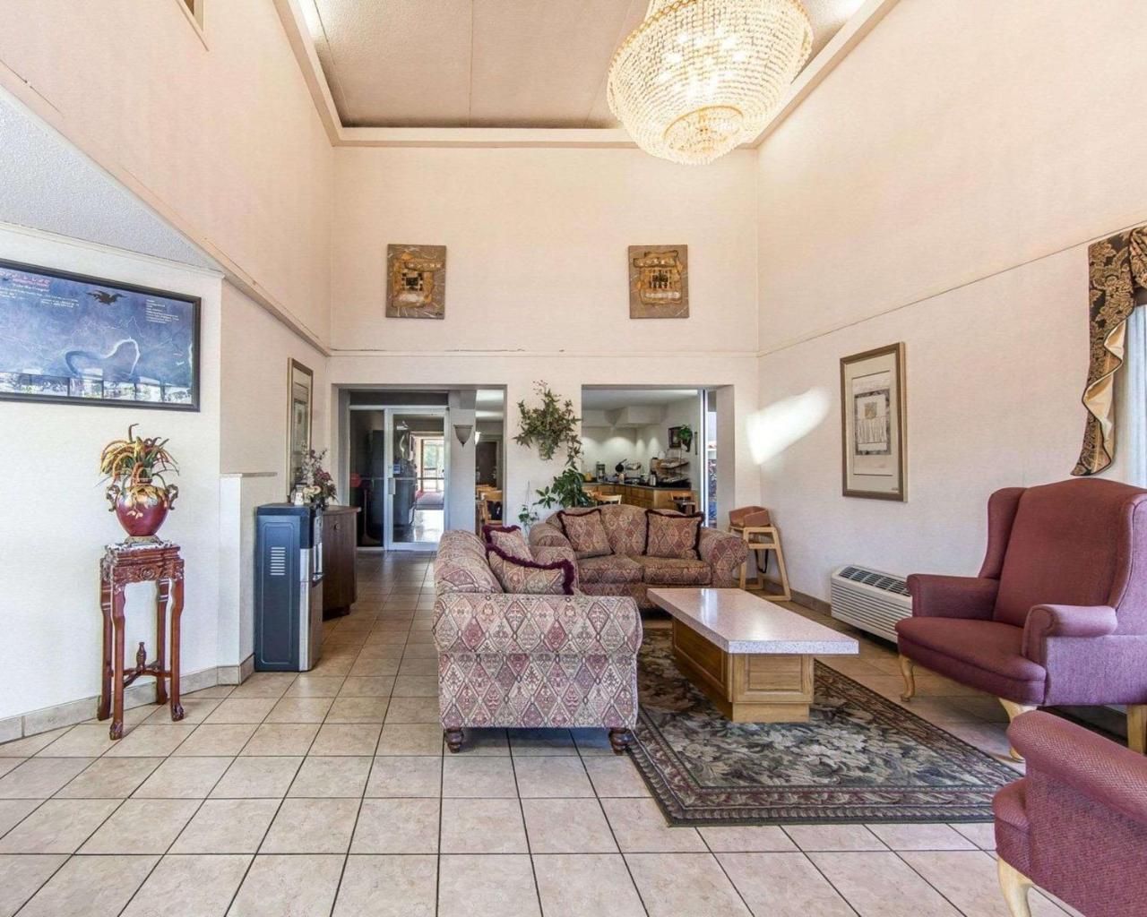 סוויטווטר Rodeway Inn מראה חיצוני תמונה