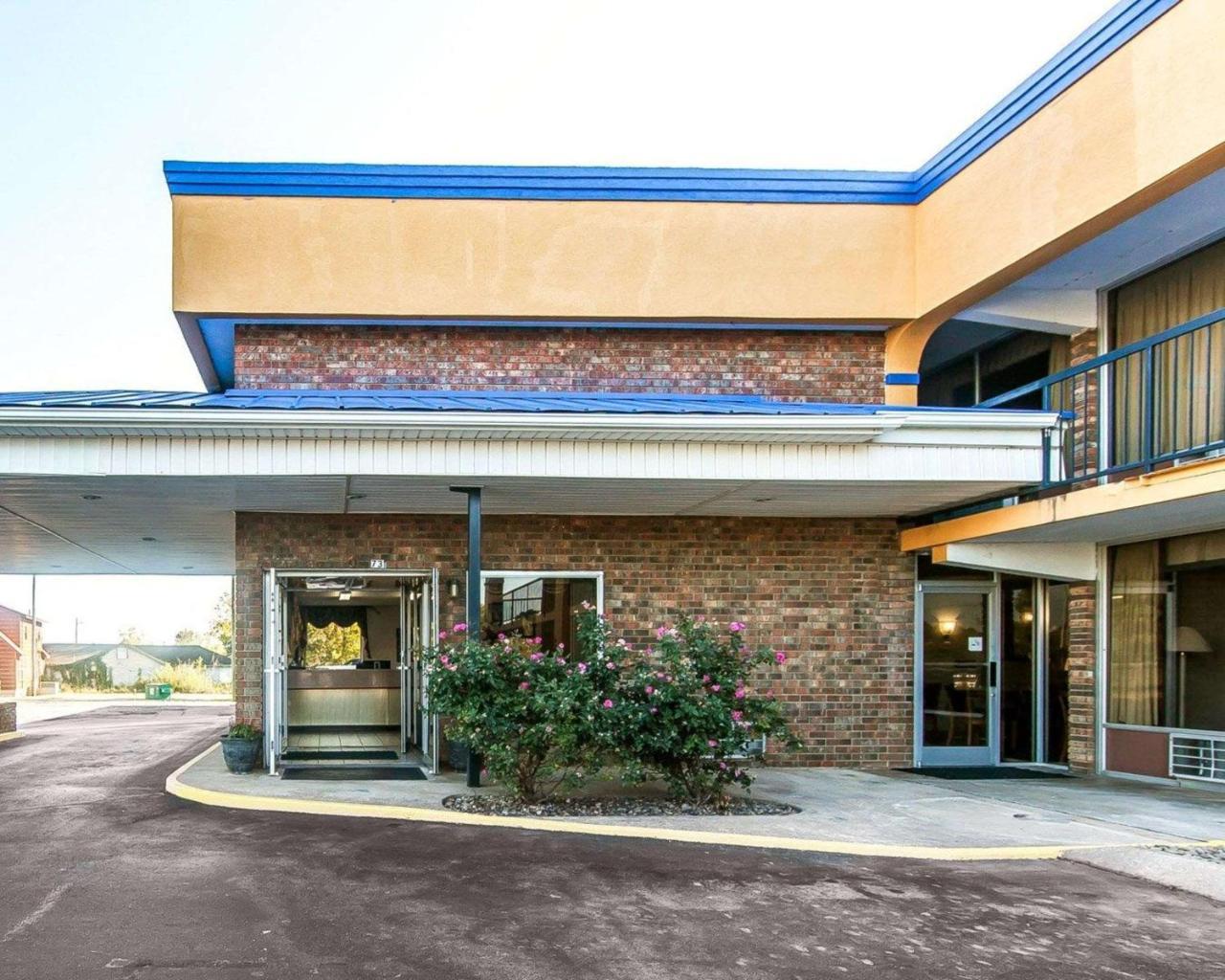 סוויטווטר Rodeway Inn מראה חיצוני תמונה