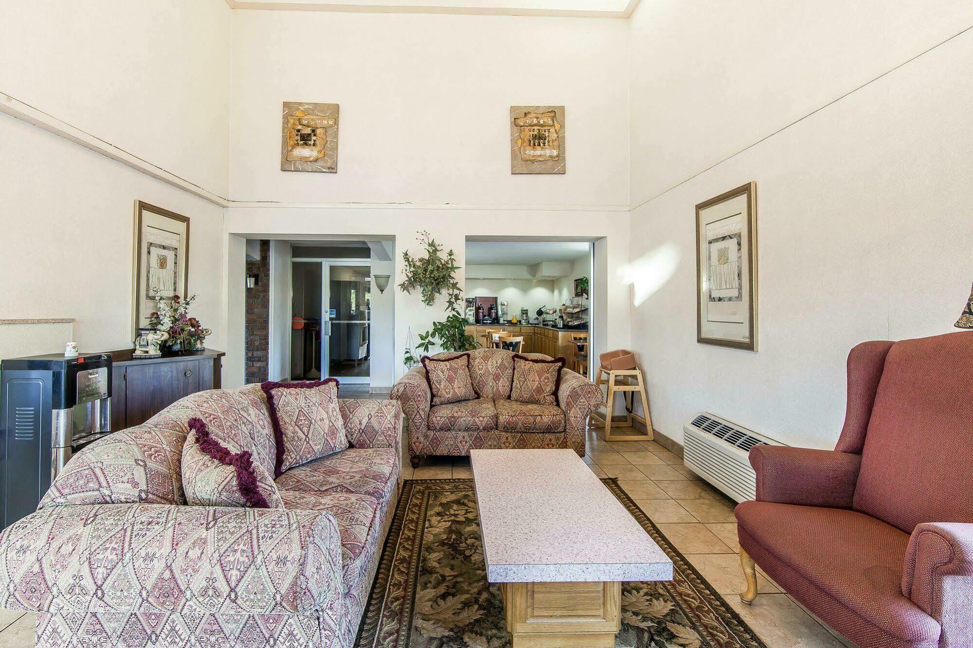 סוויטווטר Rodeway Inn מראה חיצוני תמונה