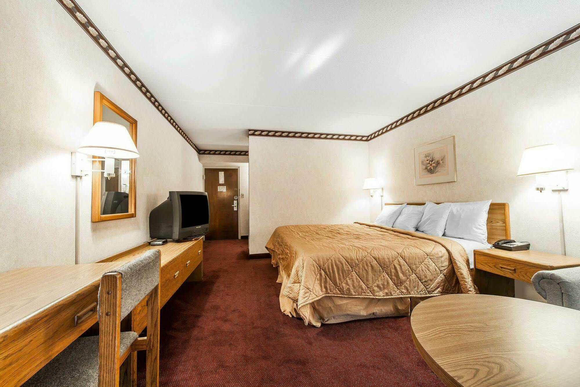 סוויטווטר Rodeway Inn מראה חיצוני תמונה